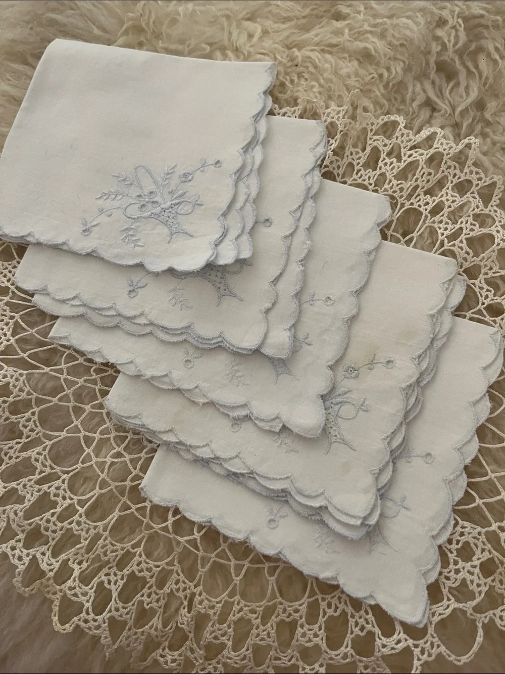 Embroidered White Cotton table napkins with Scalloped Edge